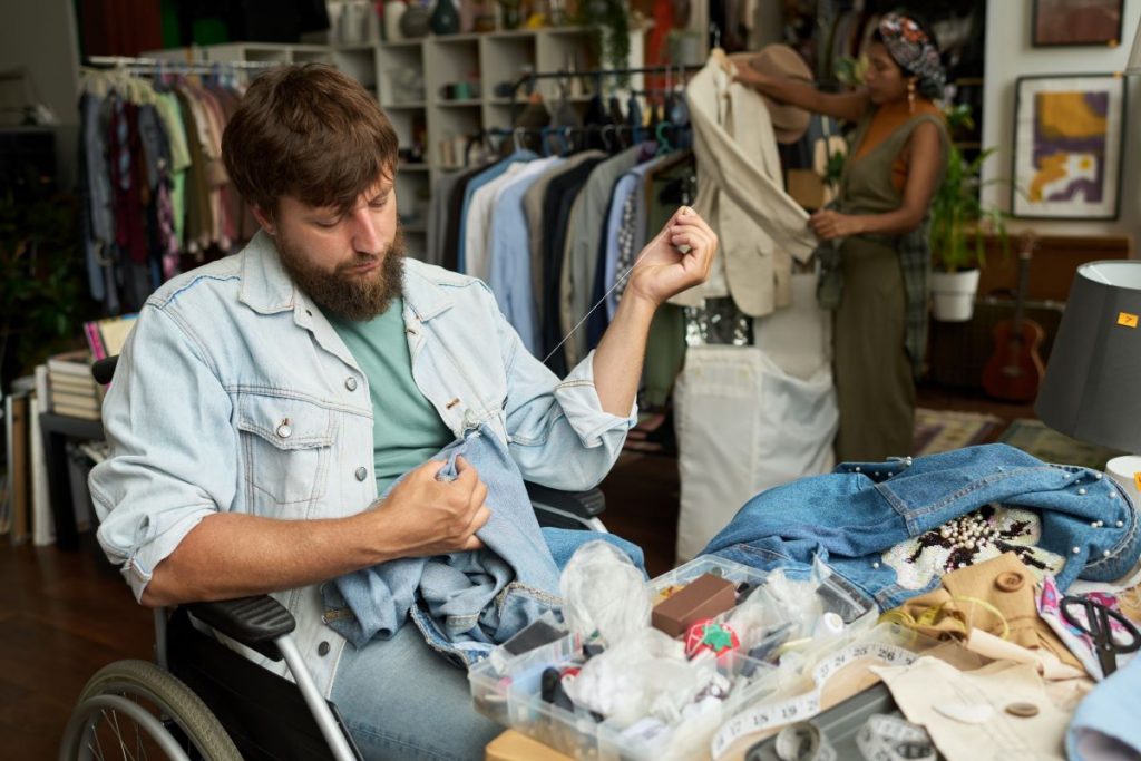 Metamorphose deiner Garderobe: Upcycling für Beginner*innen